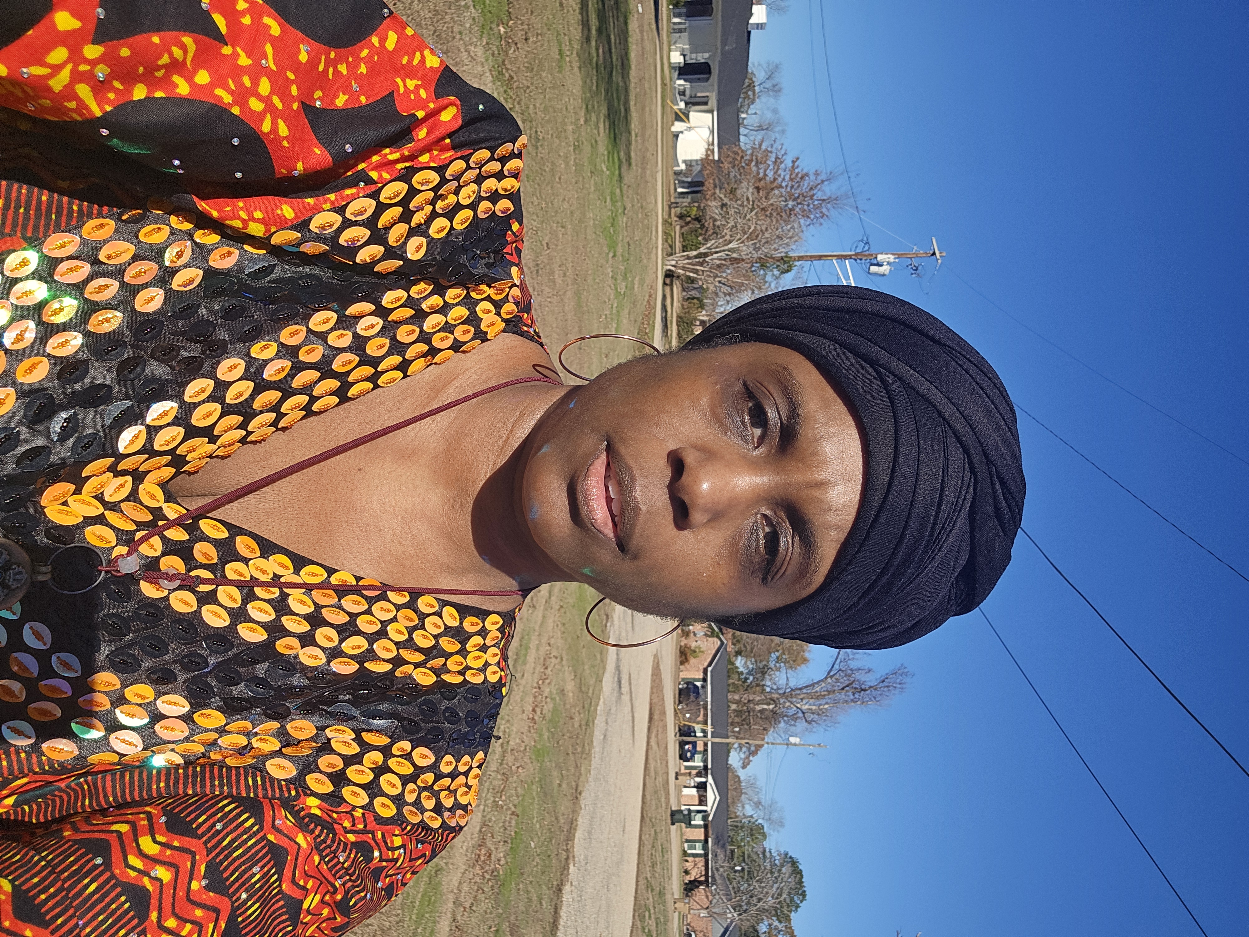 Coach Katrina - Colorful attire in nature